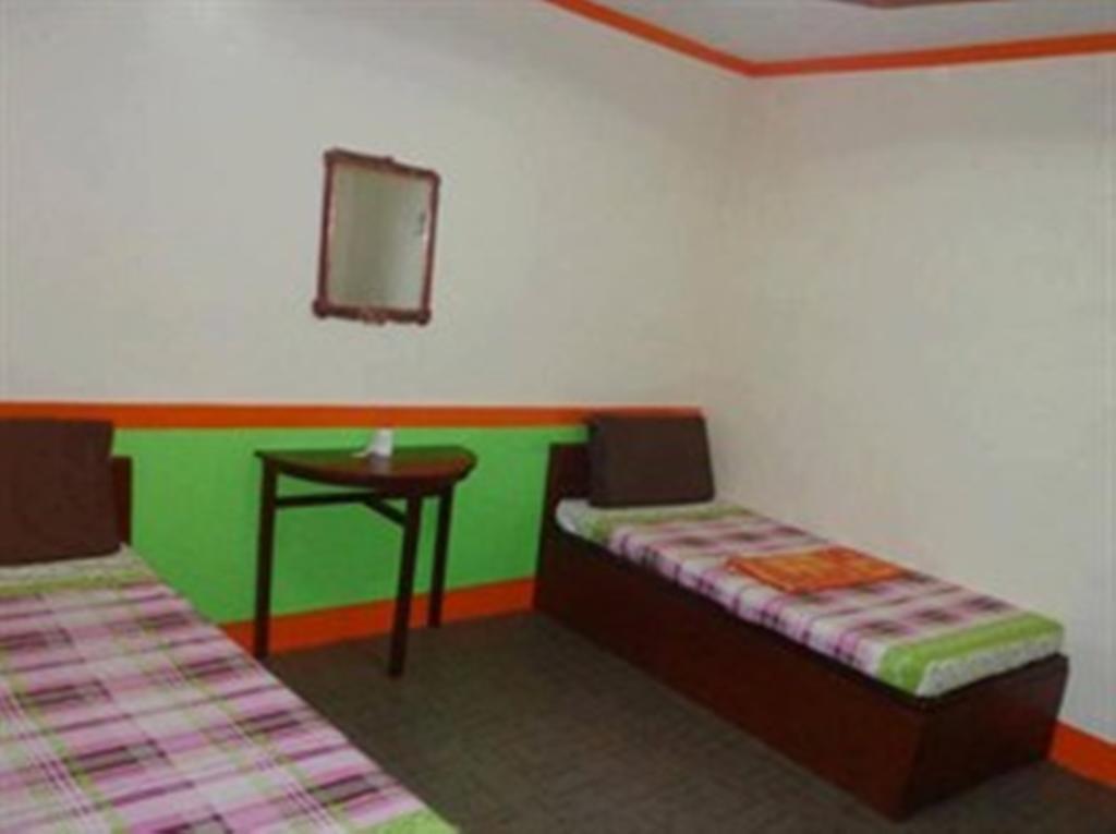 Np Festival Inn Kalibo Ruang foto