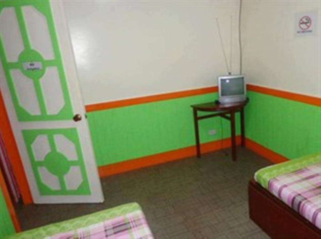 Np Festival Inn Kalibo Ruang foto